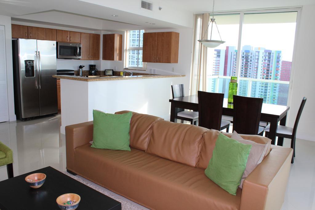 Lyx Suites At One Broadway In Brickell 迈阿密 外观 照片