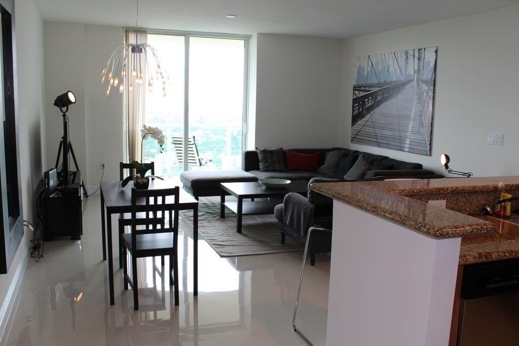 Lyx Suites At One Broadway In Brickell 迈阿密 外观 照片